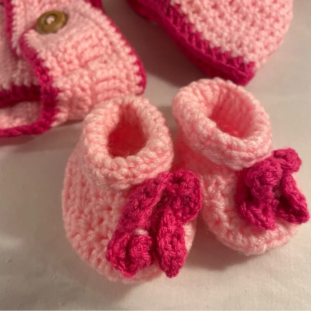 NWOT Pink Hand Crocheted NB/3M Hat Diaper Cover and Booties Doll Photo Shoot